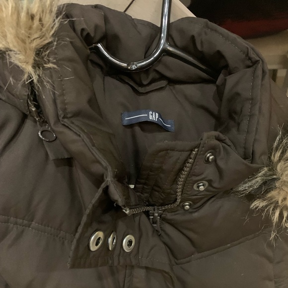 GAP Puffer Vest - Picture 4 of 11